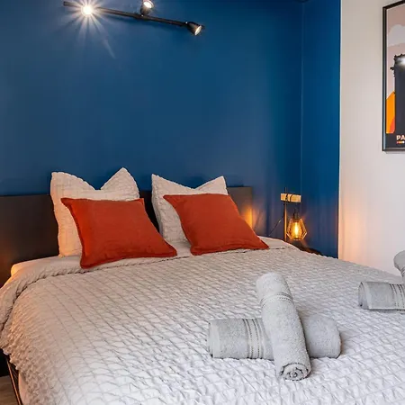 Appartamento Spacious Nest For 10 People