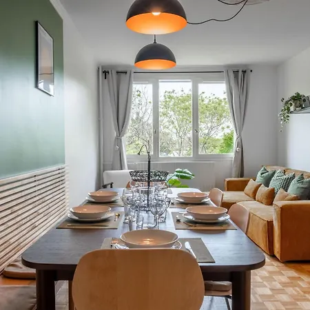 Spacious Nest For 10 People * Saint-Denis (Seine-Saint-Denis)